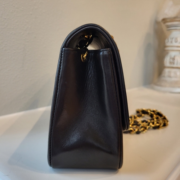 CHANEL Quilted Small Single Flap Black - Picture 11 of 16